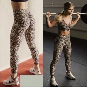 ZYIA Active NWOT Leopard Scrunchy Legging 7/8 and matching ZYIA Leopard Bra